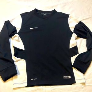 Gently used Boys Nike long sleeve shirt